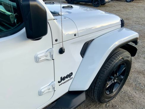 Used 2021 Jeep Wrangler Unlimited Sahara image 14