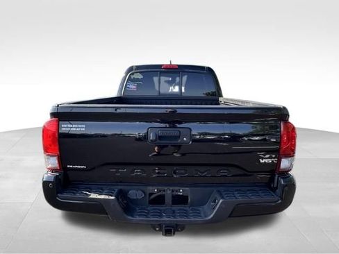Used 2019 Toyota Tacoma TRD Off-Road w/ Technology Package AWD/4WD image 6