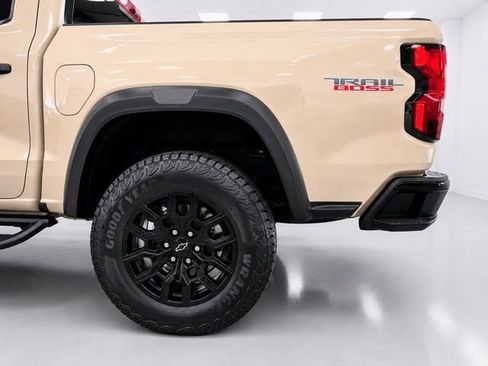 Used 2024 Chevrolet Colorado Trail Boss w/ Safety Package AWD/4WD image 8