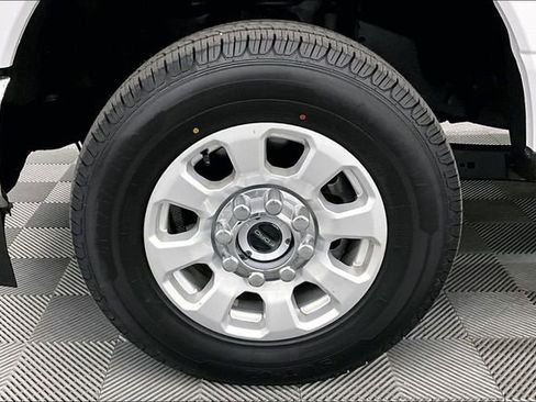 Used 2023 Ford F350 XLT image 9