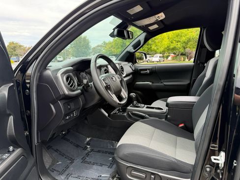 Used 2023 Toyota Tacoma TRD Sport w/ Black Out Package (TMS) AWD/4WD image 9