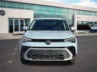 Used 2025 Volkswagen Taos SE w/ Panoramic Sunroof Package video 2