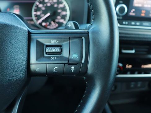 Used 2025 Nissan Rogue SV image 19