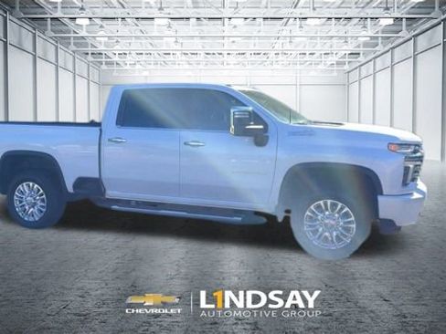 Used 2022 Chevrolet Silverado 2500 High Country w/ Technology Package image 3