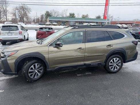 Used 2024 Subaru Outback Premium image 5