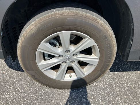 Used 2013 Toyota Highlander Plus FWD image 28