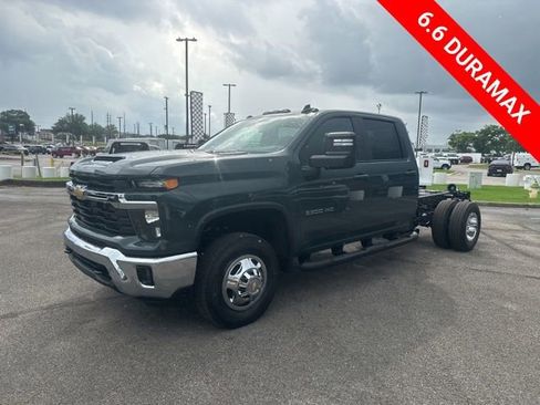 New 2026 Chevrolet Silverado 3500 LT w/ Convenience Package AWD/4WD image 7