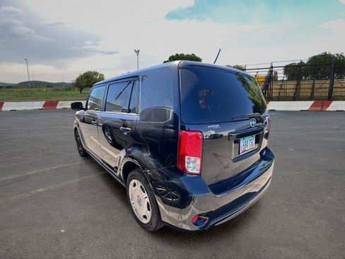 Used 2013 Scion xB FWD image 3