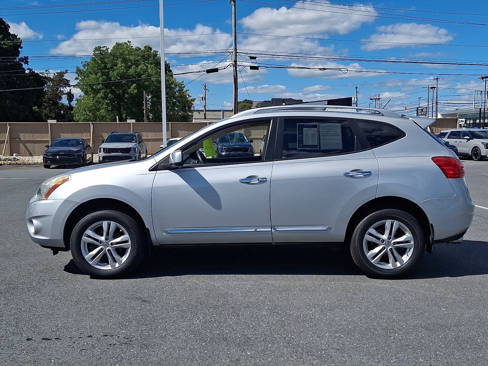 Used 2012 Nissan Rogue SV w/ Premium Pkg AWD/4WD image 7