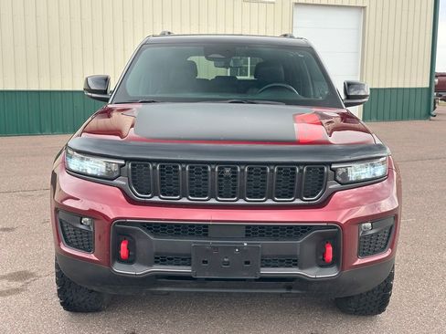 Used 2022 Jeep Grand Cherokee Trailhawk w/ Luxury Tech Group III image 36