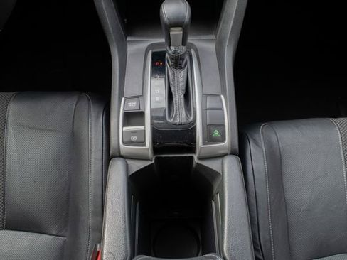 Used 2019 Honda Civic Touring image 31