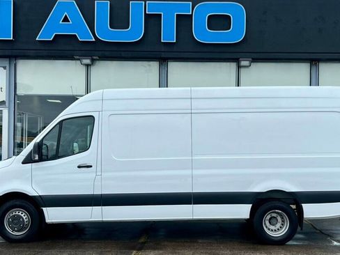 Used 2022 Mercedes-Benz Sprinter 3500 image 22