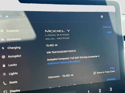 Used 2024 Tesla Model Y Long Range AWD/4WD image 12