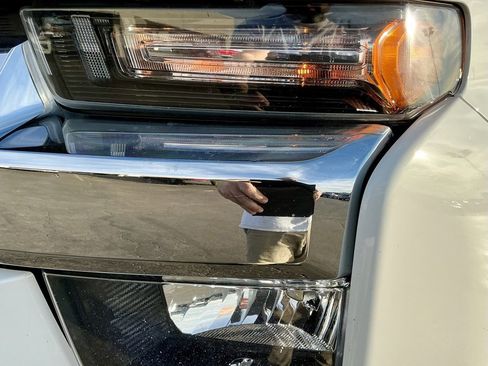 Used 2021 Chevrolet Silverado 2500 LT w/ Z71 Off-Road Package image 10