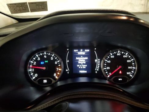 Used 2016 Jeep Renegade Latitude AWD/4WD image 17