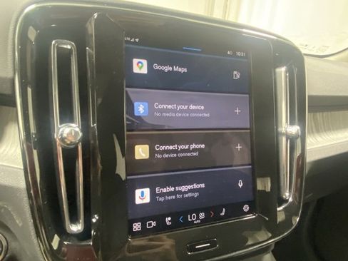 Certified 2025 Volvo XC40 B5 Core image 18