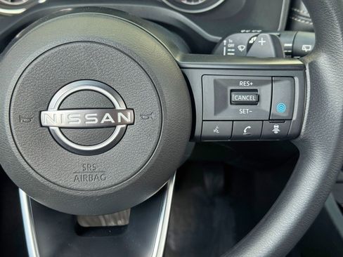 Used 2024 Nissan Rogue SV FWD image 20