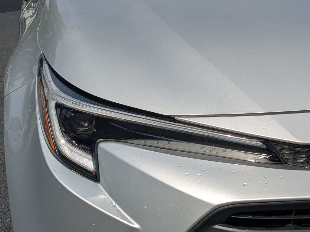 Certified 2025 Toyota Corolla LE FWD image 10