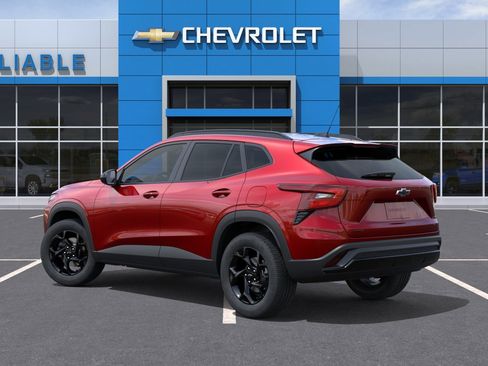 New 2026 Chevrolet Trax LT w/ Driver Confidence Package FWD image 3