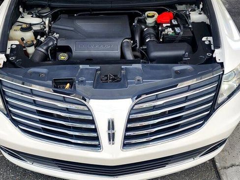 Used 2018 Lincoln MKT AWD w/ Technology Package image 17