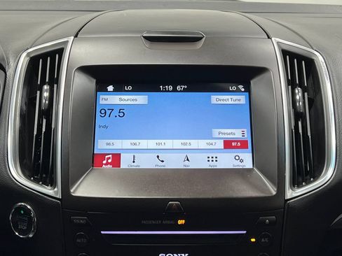 Used 2017 Ford Edge Titanium w/ Equipment Group 301A AWD/4WD image 25