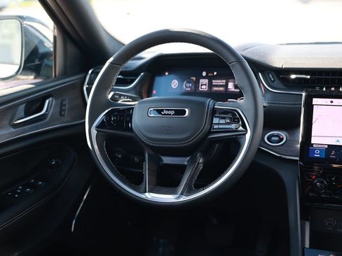 New 2025 Jeep Grand Cherokee L Overland image 22