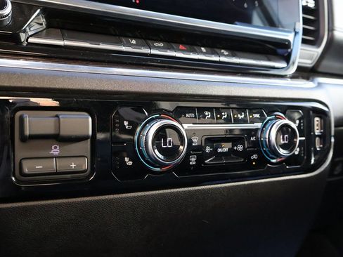 Used 2024 GMC Sierra 2500 SLE image 36