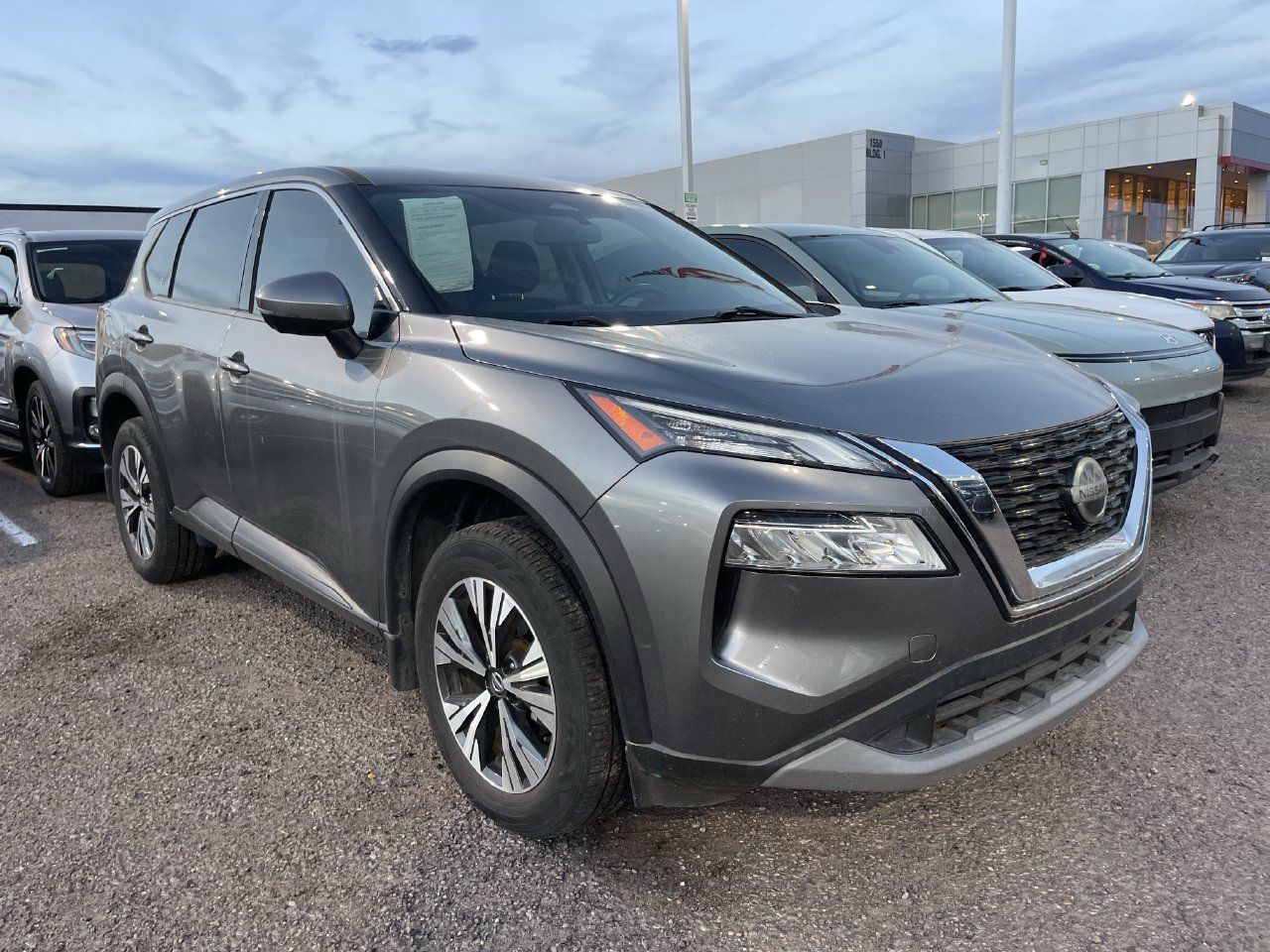 Used 2021 Nissan Rogue SV FWD image 2