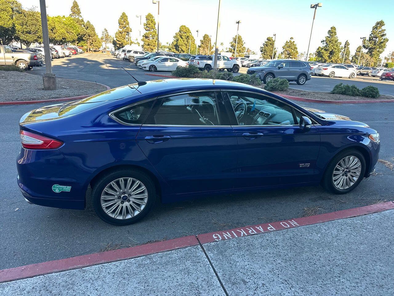 Used 2013 Ford Fusion Energi SE FWD image 3