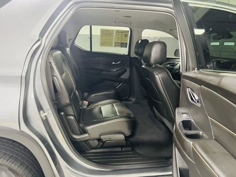 Used 2021 Chevrolet Traverse LT image 33