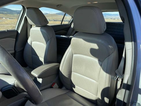 Used 2017 Chevrolet Cruze Premier image 15