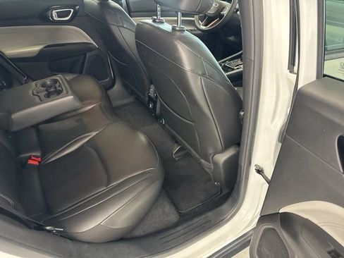 Used 2025 Jeep Compass Limited image 26