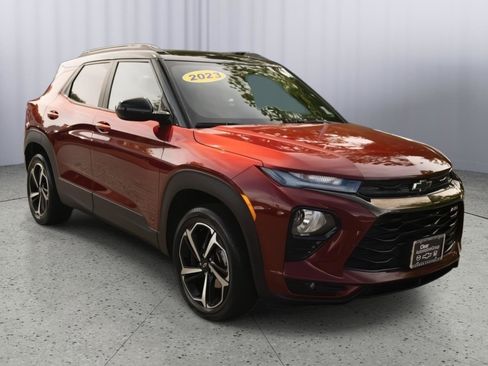 Used 2023 Chevrolet TrailBlazer RS w/ Convenience Package AWD/4WD image 1