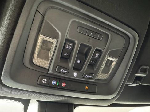 Used 2020 Chevrolet Silverado 1500 High Country w/ Technology Package image 26