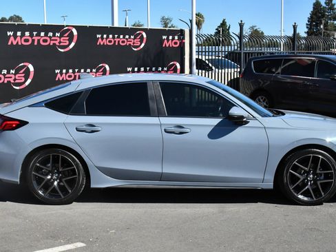 Used 2023 Honda Civic Sport Touring image 9