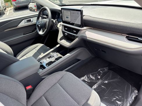 New 2026 Ford Explorer Active RWD image 11