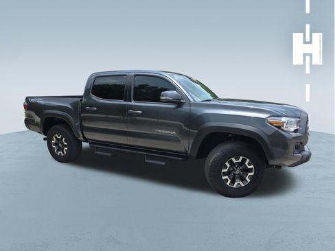 Used 2022 Toyota Tacoma TRD Off-Road w/ Technology Package RWD image 2