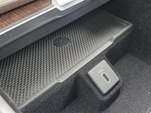 New 2026 Land Rover Range Rover Long Wheelbase SE AWD/4WD image 26