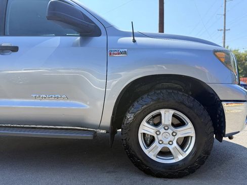 Used 2011 Toyota Tundra 4x4 Double Cab Long Bed w/ Cold Weather Pkg image 9
