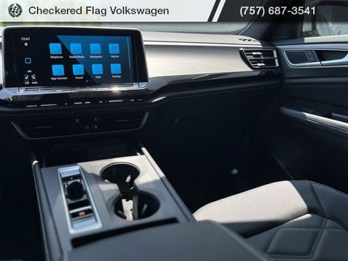 New 2025 Volkswagen Atlas Cross Sport SE image 6