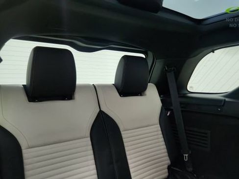 Used 2024 Land Rover Discovery Metropolitan Edition AWD/4WD image 30