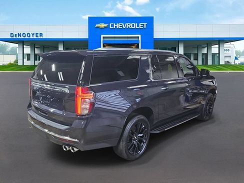 Used 2024 Chevrolet Suburban Premier w/ Premium Package AWD/4WD image 9