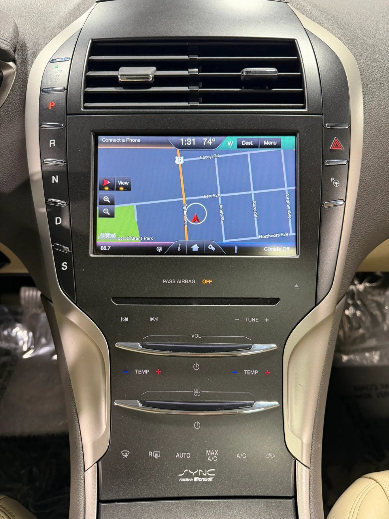 Used 2013 Lincoln MKZ FWD image 3