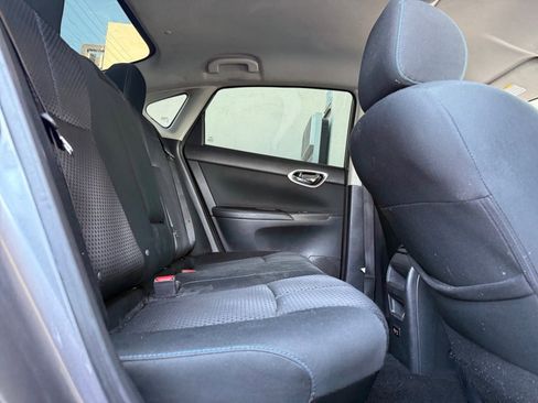 Used 2019 Nissan Sentra SR image 16