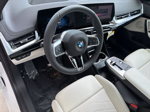 Used 2026 BMW X1 xDrive28i w/ Technology Package AWD/4WD image 4
