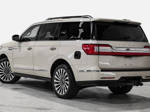 Used 2018 Lincoln Navigator Select w/ Technology Package image 9