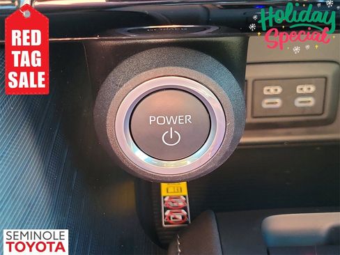 Used 2024 Toyota Venza Nightshade image 28