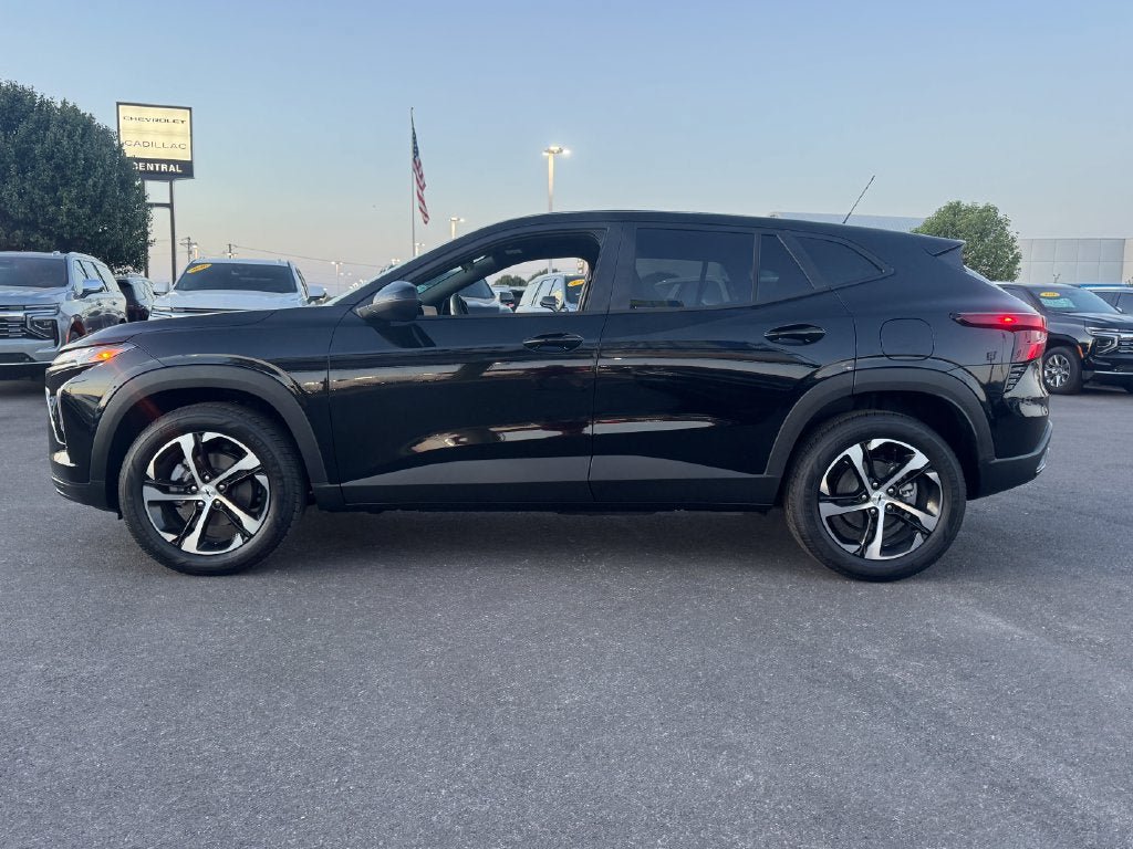 New 2026 Chevrolet Trax RS w/ Driver Confidence Package FWD image 3