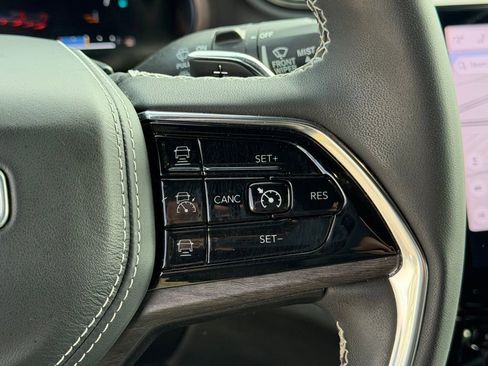 Used 2023 Jeep Grand Cherokee Overland w/ Luxury Tech Group IV image 22