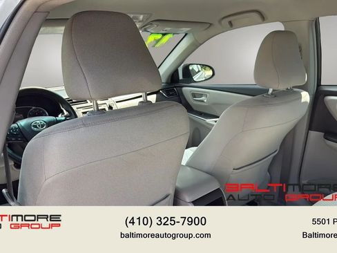 Used 2017 Toyota Camry LE FWD image 31
